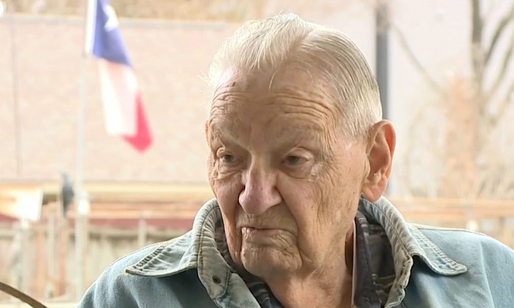 World War II veteran Kenneth Thompson