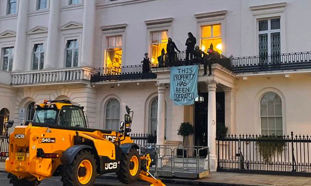 London activists take over mansion