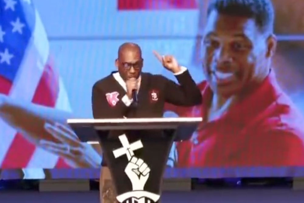 Pastor Jamal Bryant slams Herschel Walker