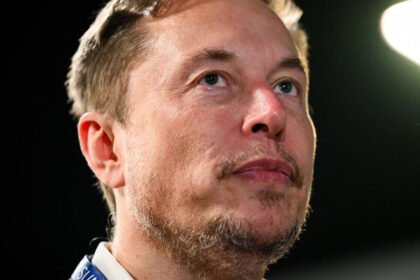 Elon Musk Backpedals on Lawsuit After OpenAI Published His Emails