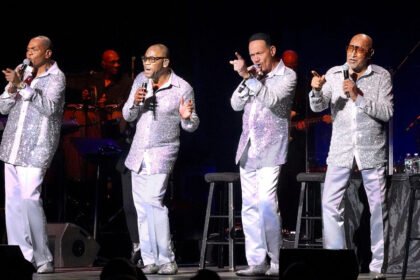 Four Tops Lead Singer 'Put in Straitjacket’ And Labeled 'Delusional' When Hospital Staff Doubted He Was Famous