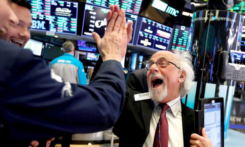 Dow Jumps More Than 400 Points, Trump’s 'Kamala Crash' Strategy Backfires