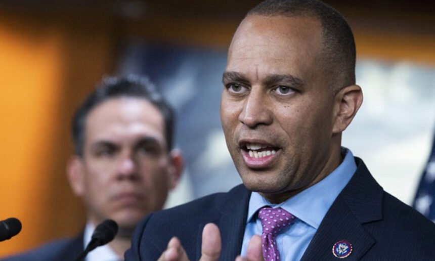 National Security in Peril: Jeffries Calls for Probe of Trump’s Reckless Administration After Shocking Military Breach