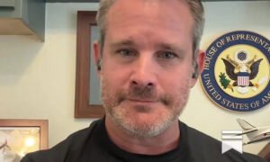 Kinzinger Says Trump Was ‘Trembling With Rage’ Over Non-existent Security Clearance Revocation