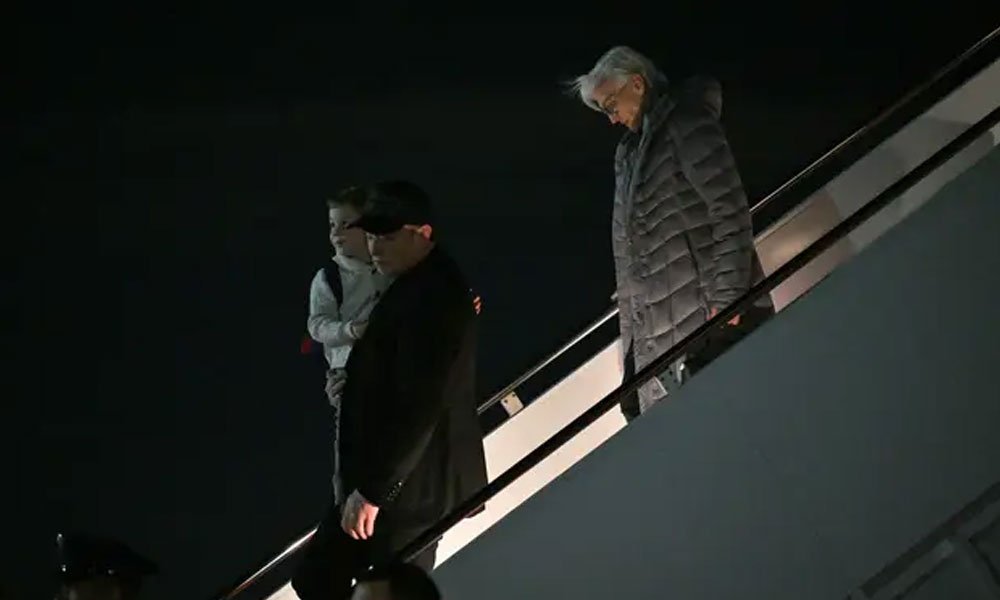 Elon, Maye and X Æ A-Xii Musk disembarking from Air Force One. 