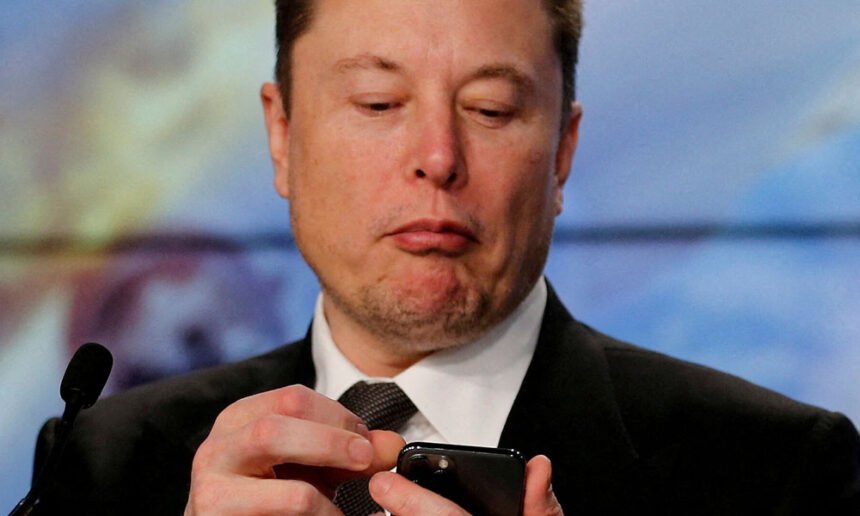Elon Musk's 'X' Removes Community Notes Clarifying War Plan Text Leaks