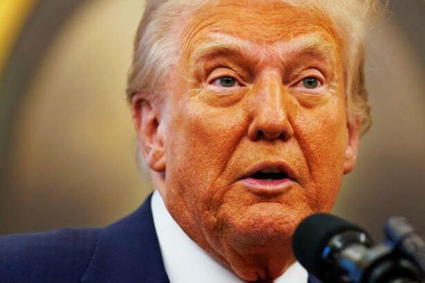 Trump Aides Alarmed After He Asks For The Real Declaration of Independence to Be Moved Into His Office