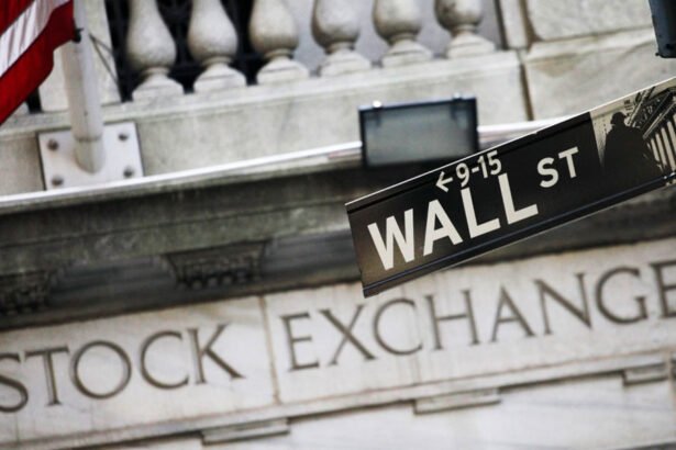 Stocks Tumble, Bonds and the Dollar Fall After Moody’s Downgrades U.S. Credit Rating