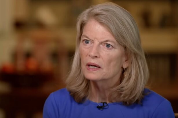 Murkowski Says She’s Considered Ditching GOP And Joining Democrats
