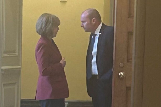 Minnesota Sen. Corners Mike Lee, Confronts Him Over 'Disgusting' Comments After Lawmaker's Murder