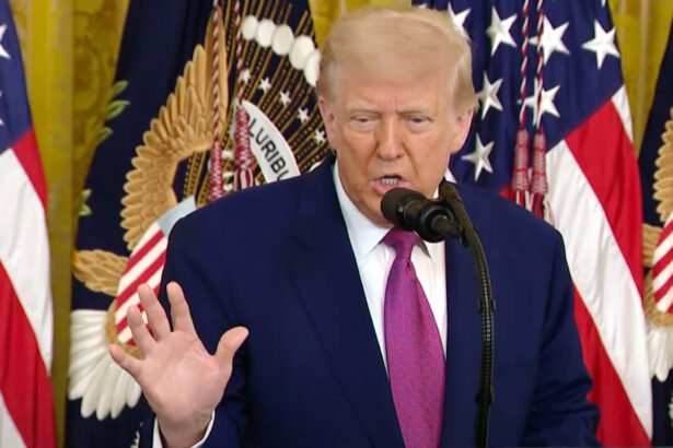 Trump Calls Himself 'Genius', Threatens to ‘Force Something’ on Fed’s ‘Numbskull’ Jerome Powell in Disjointed Rant