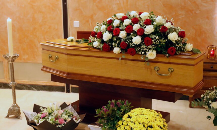 Woman Declared Dead Wakes Up in Coffin Minutes Before Burial