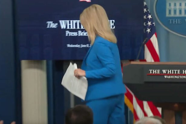 Trump’s Press Sec. Abruptly Ends Press Briefing, Leaves Room Amid Tough Free Speech Questions