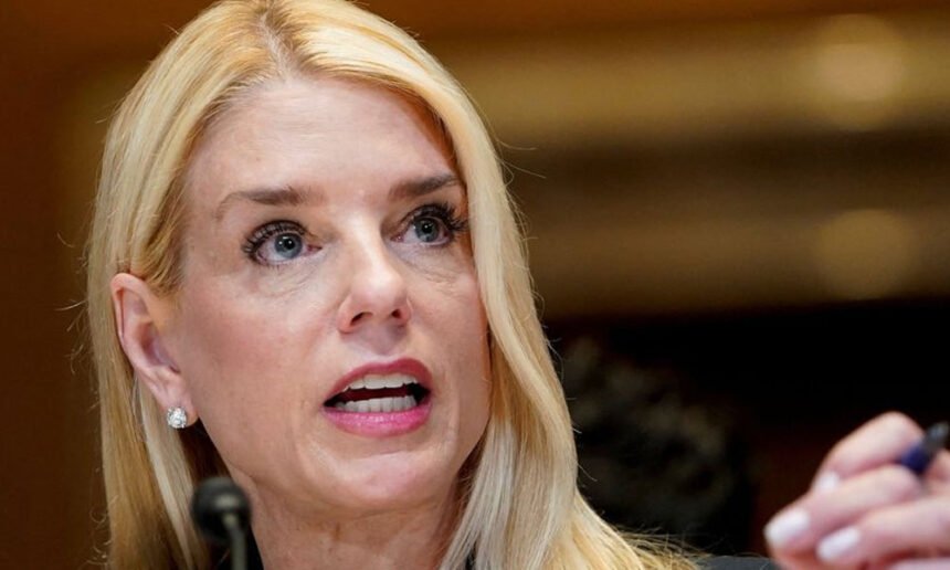 Epstein Scandal Deepens as Senator Uncovers Pam Bondi’s Damning FBI Directive to Shield Trump