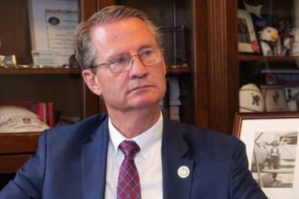 MAGA Republican Tim Burchett Kicked by Horse, Breaks Ribs