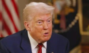 ‘Those Lips, the Way They Move’: Trump Gushes Over His Press Secretary’s Lips in Bizarre ‘Machine Gun’ Remark