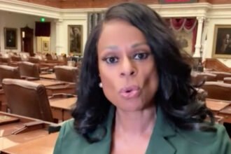 Texas Republicans Accused of Taking Democrat 'Hostage' After She Refused to Sign 'Permission Slip'