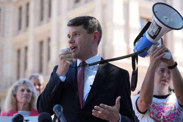 Texas House Fails Quorum After Dems Flee State, Arrest Warrants Issued