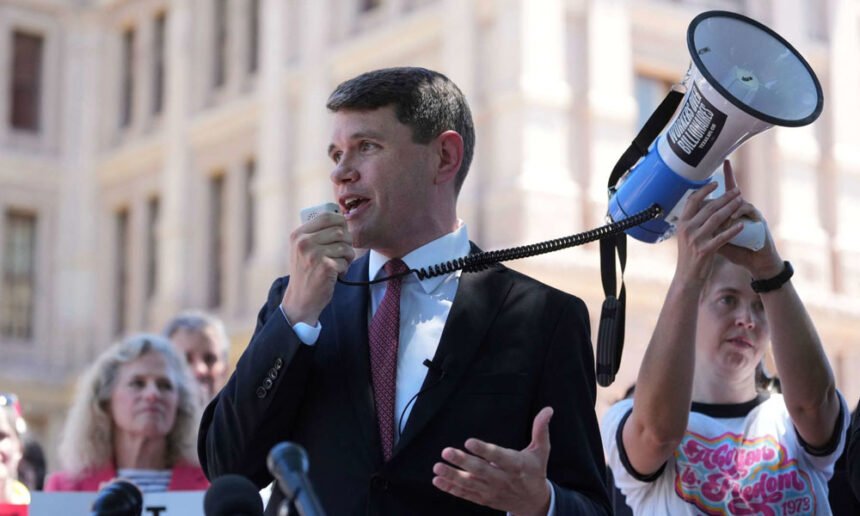 Texas House Fails Quorum After Dems Flee State, Arrest Warrants Issued