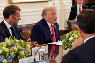 Trump Paused Meeting With Zelensky and European Leaders to Call Putin: Report