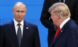 Trump Team Slammed as 'Incompetent' for Leaving Sensitive Putin Summit Docs in Hotel Printer