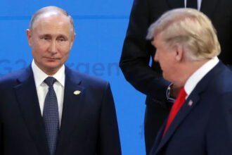 Trump Team Slammed as 'Incompetent' for Leaving Sensitive Putin Summit Docs in Hotel Printer