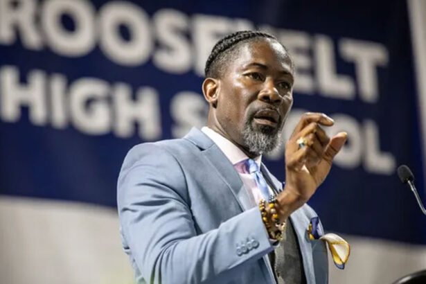 Shock in Iowa: Des Moines Superintendent Arrested by ICE Over Alleged Immigration Violation, Sparking Outrage