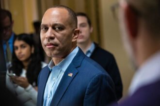 Pardoned Jan. 6 Rioter Arrested for Threatening to Kill Hakeem Jeffries at NYC Event