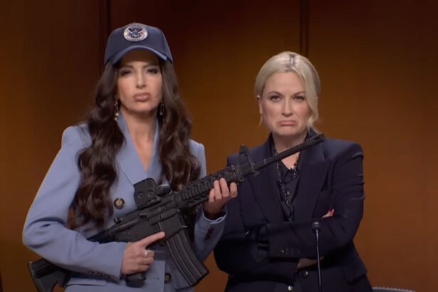 Tina Fey and Amy Poehler Reunite on SNL to Roast Kristi Noem and Pam Bondi's Circus