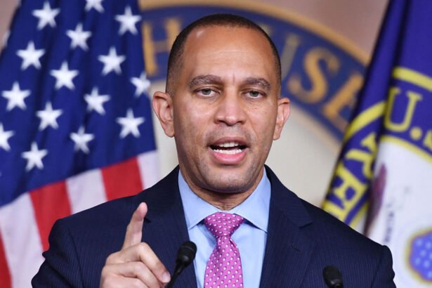 ‘A Lousy Deal’: Hakeem Jeffries Blasts Senate Democrats As 'Furious Civil War' Erupts Over ‘Awful’ Shutdown Compromise