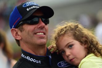 Three Words, No Time Left: The Last Text Sent by a NASCAR Driver’s Wife Before a Deadly Plane Crash