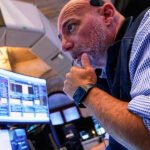 Dow Sinks as Fears of Tariffs-Driven Recession Spooks Investors