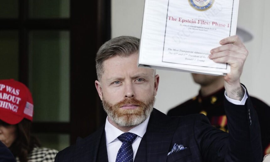 Humiliated After Epstein Binder Flop, MAGA Influencer Refuses to Help Trump With UFO Files Distraction
