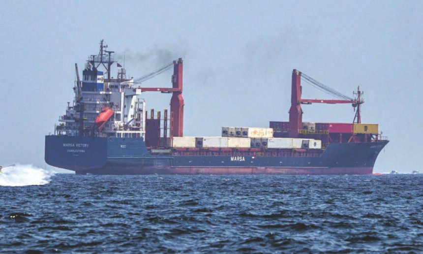 Trump’s Iran Deal Already Breaking Down as Iran Moves to Close Strait of Hormuz Again