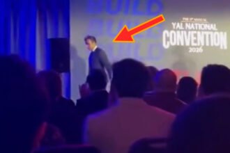 'Peace out': Vivek Ramaswamy flees stage after furious right-wing crowd boos him off in Ohio
