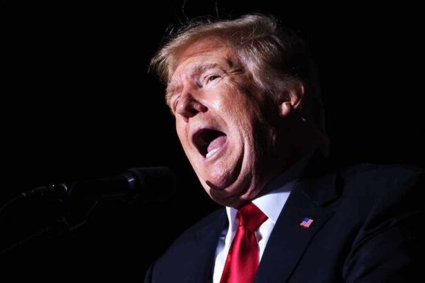 Frantic Trump says he has 1,000 missiles ready to hit Iran if he's killed, ends threat with 'praise be to Allah'