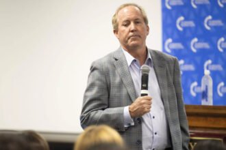 Ken Paxton crumbles when voter asks why he cheated on his wife