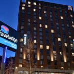 Woman flees abuser to hotel—then staff handed him the key to her room