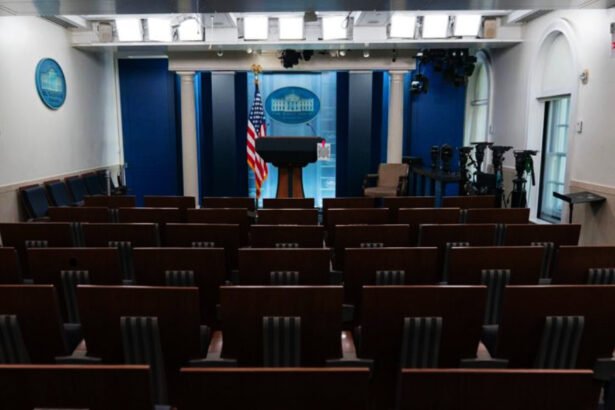 TV networks, including Fox News, unite against Trump, suspend White House video coverage after CNN ban